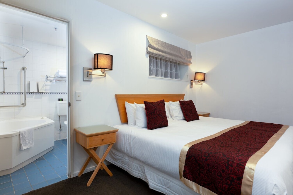 Fino Hotel And Suites 11/34