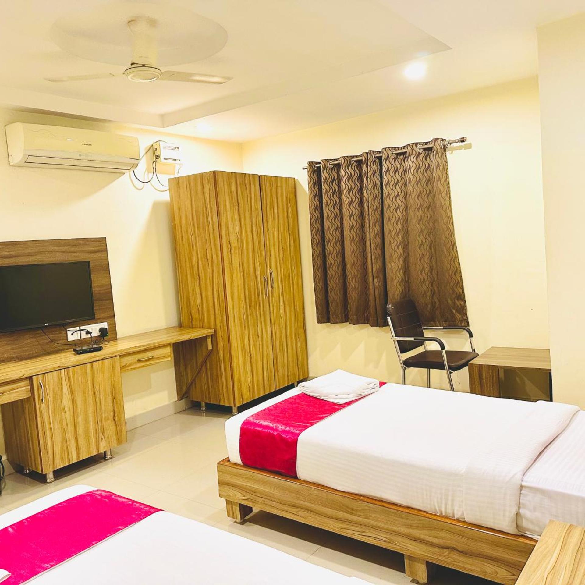 The Landmark Banjara Hills 18/28
