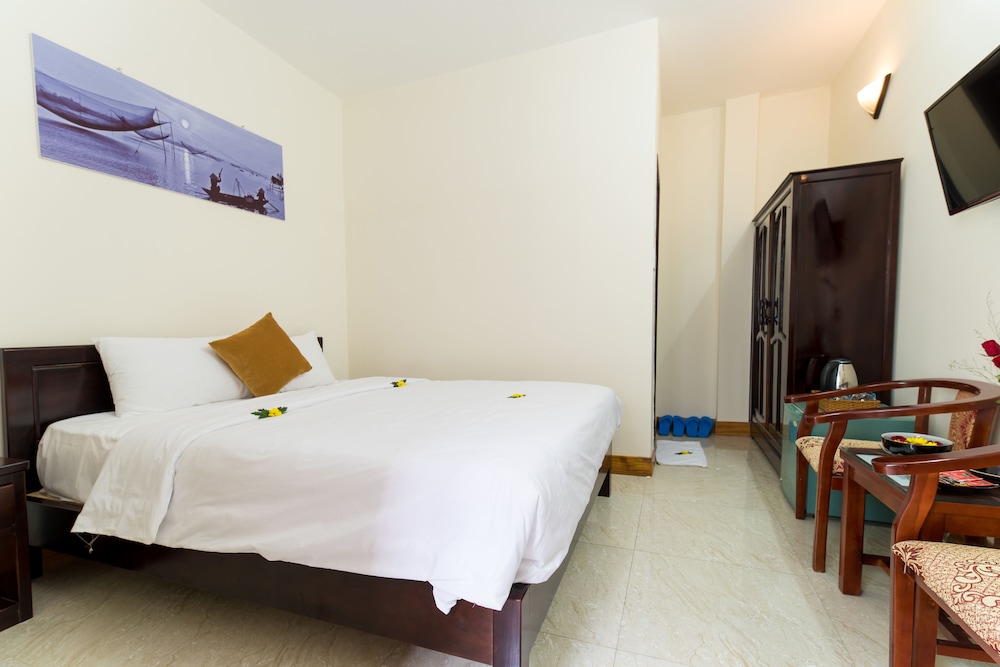 SUPERIOR, QUEEN BED