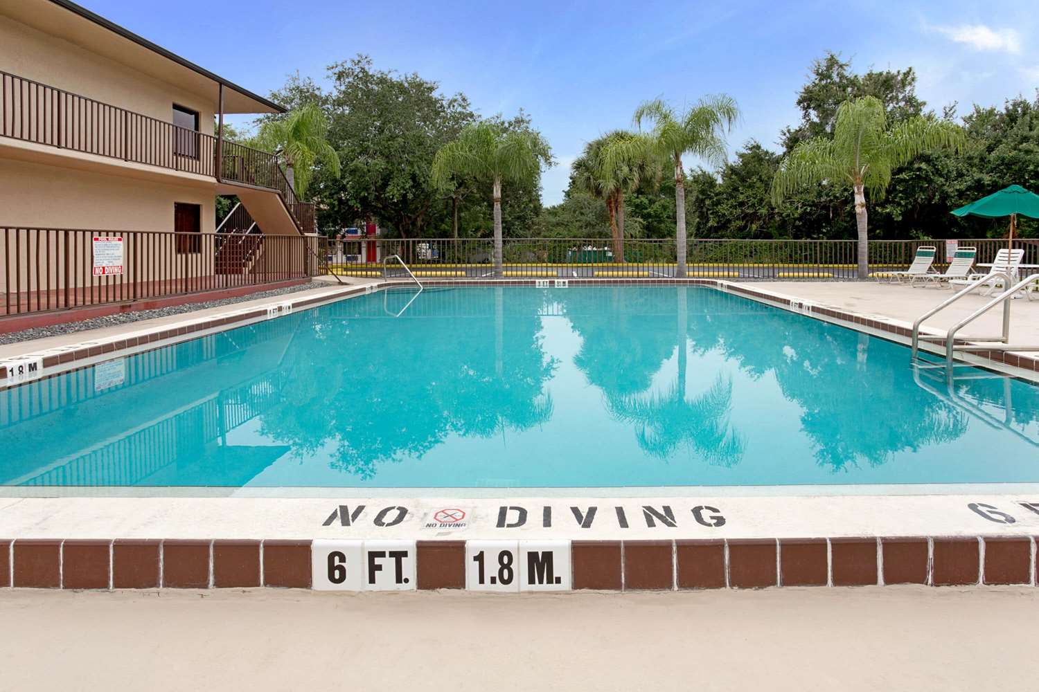 Days Inn By Wyndham Kissimmee West 7/9