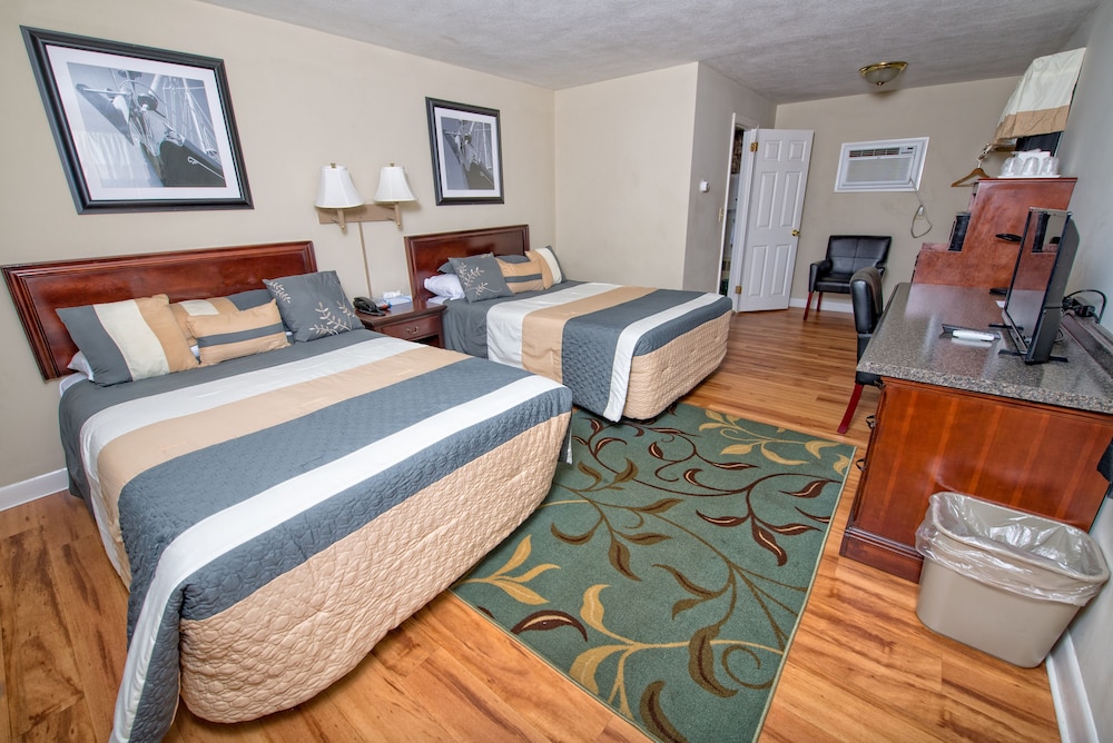 Colonial Inn Seekonk 20/58
