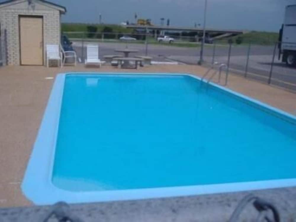 Budget Host Inn Eastland 40/56