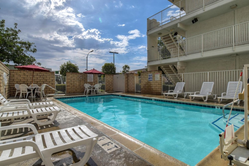 Motel6 Escondido Ca 9/54