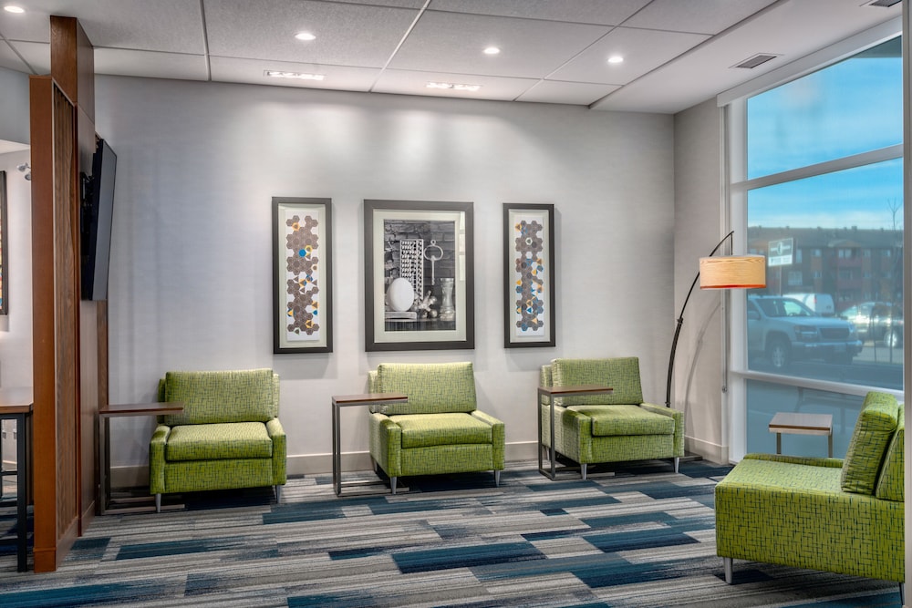 Holiday Inn Express And Suites Brandon 53/74