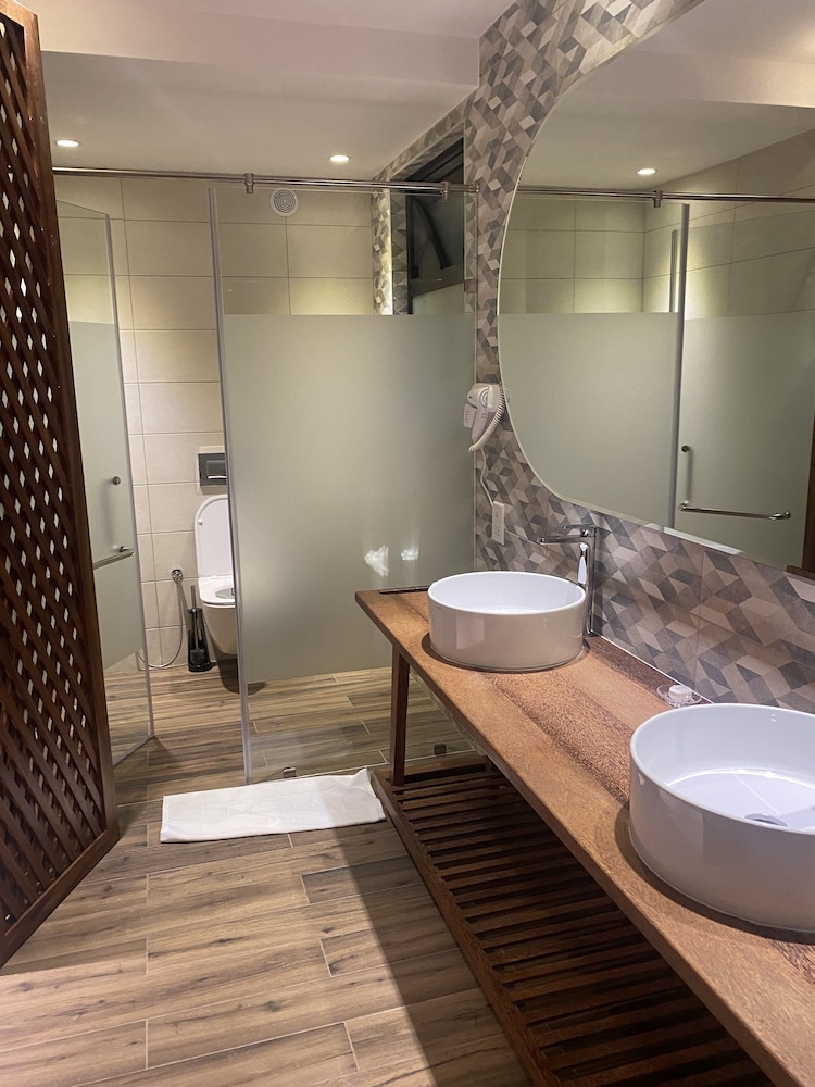 TOA Hotel & Spa 58/58