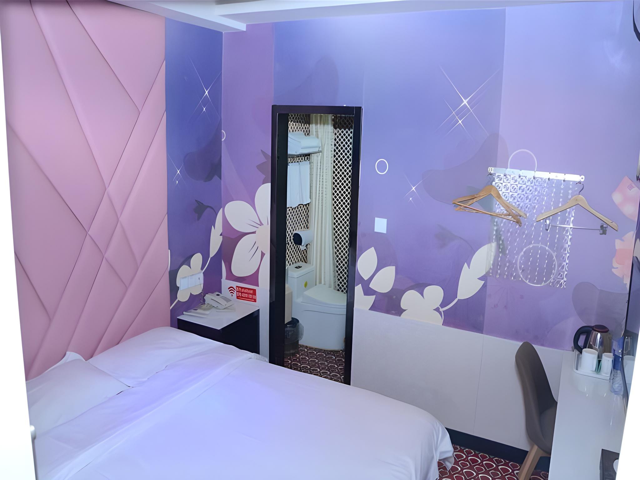 Business, Feature, Queen Bed