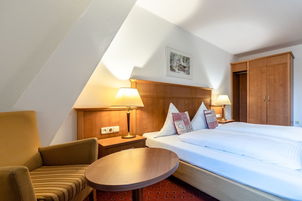 Hotel Sauerlacher Post 17/50