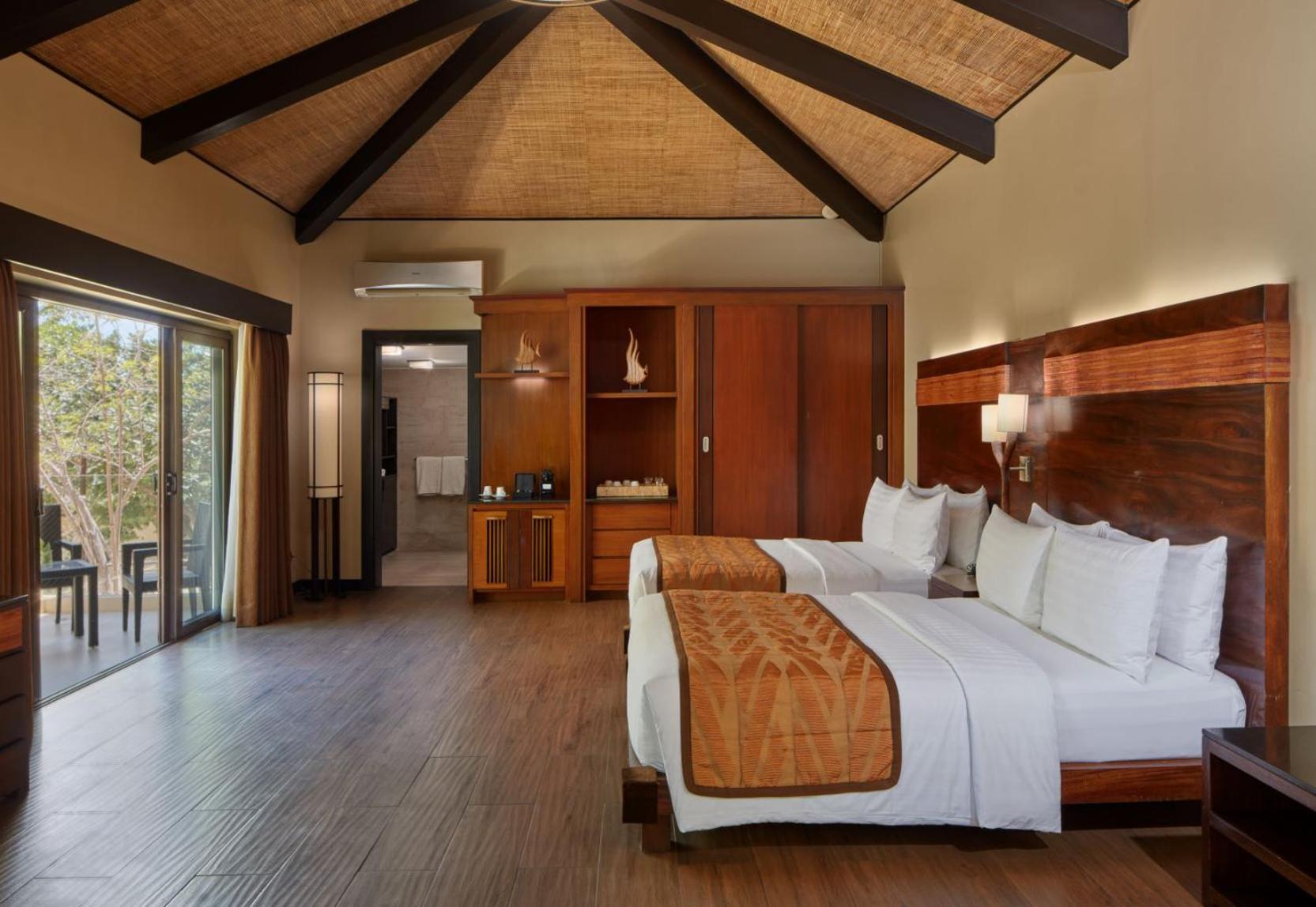 Hilltop Bungalow, Two Seasons Coron Island Resort 2/3