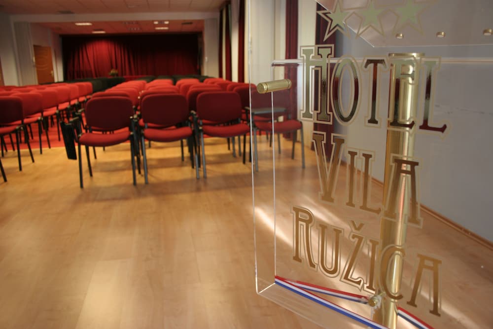 Hotel Vila Ruzica 43/64