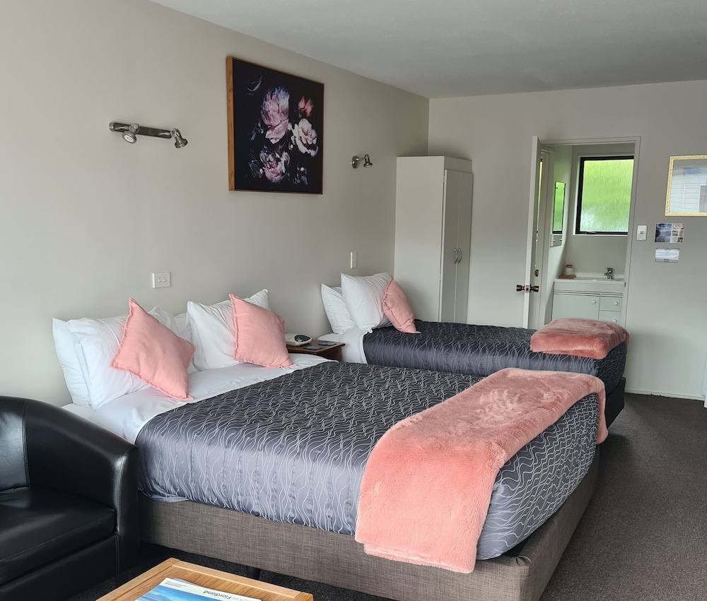 Arran Motel 22/78
