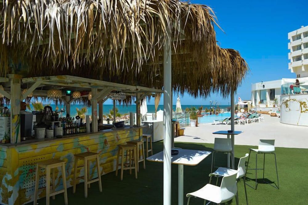 On Hotels Oceanfront Adults Designed 39/50