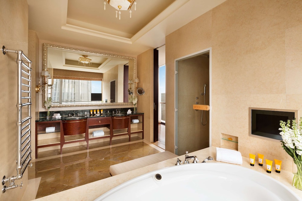 Shangri-La Qingdao 48/50