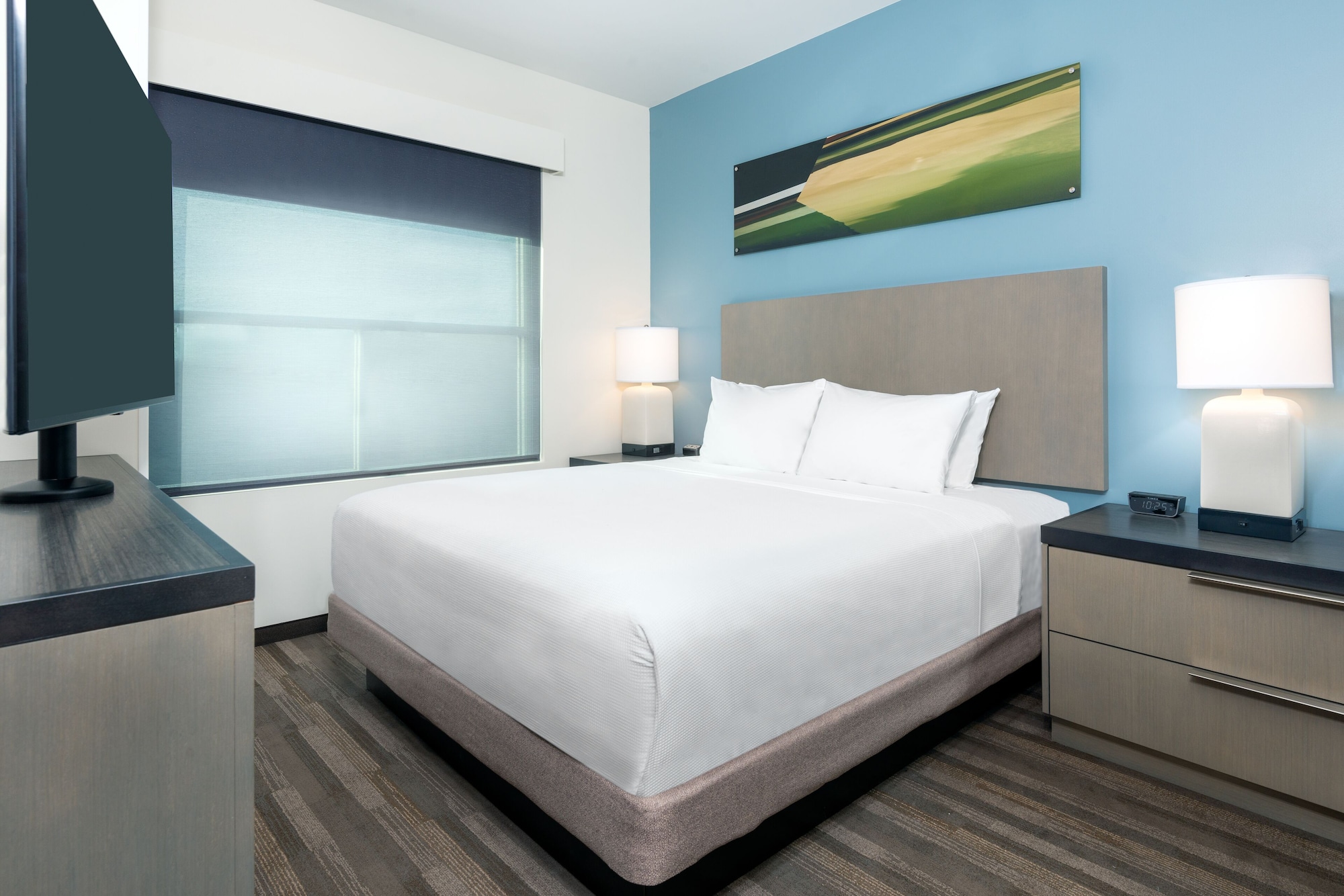 STUDIO, SUITE, KING BED, SOFA, KITCHEN