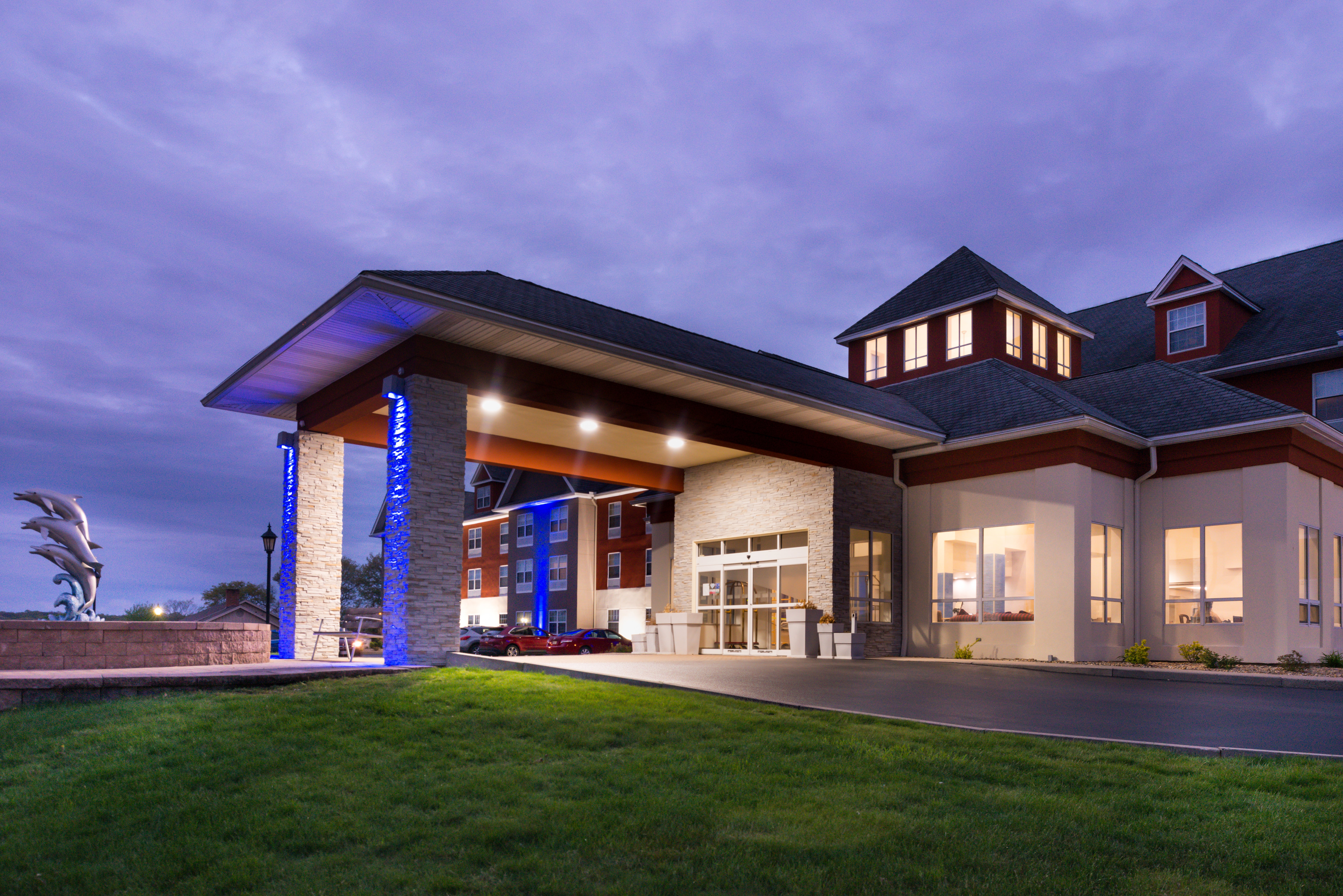 Holiday Inn Express Mystic 8/45