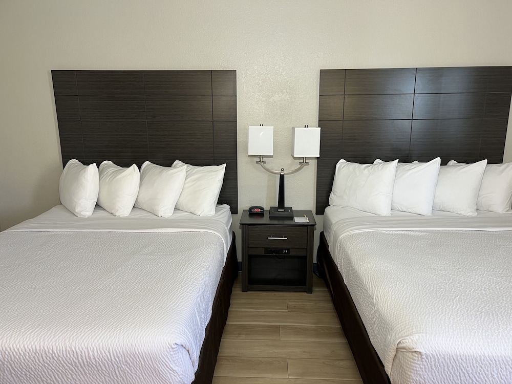 Days Inn by Wyndham Somerset PA I-70 I-76 5/25