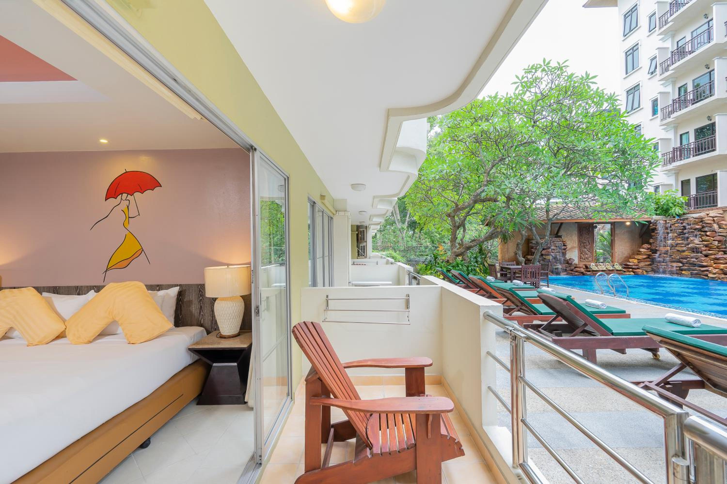 Room, Pool Access