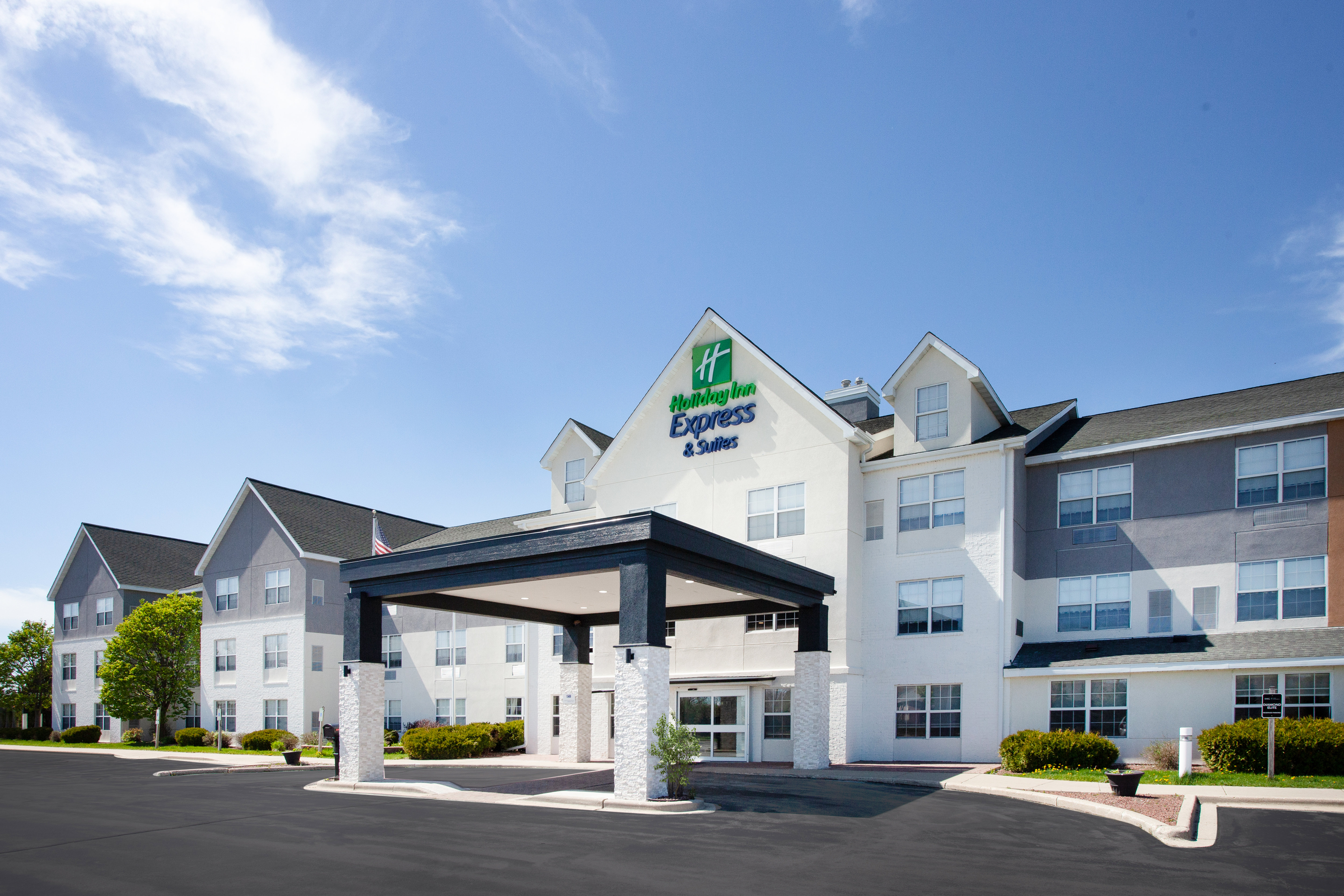 Port Wisconsin Inn and Suites 3/59