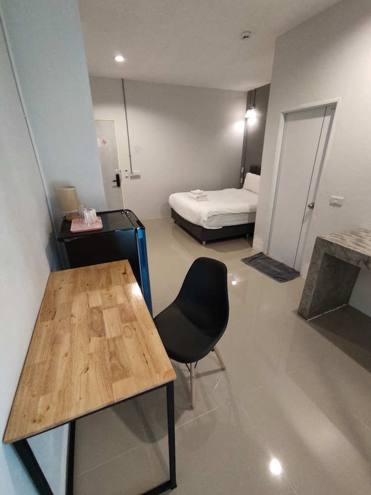 Life Hotel Rong Khun 10/19