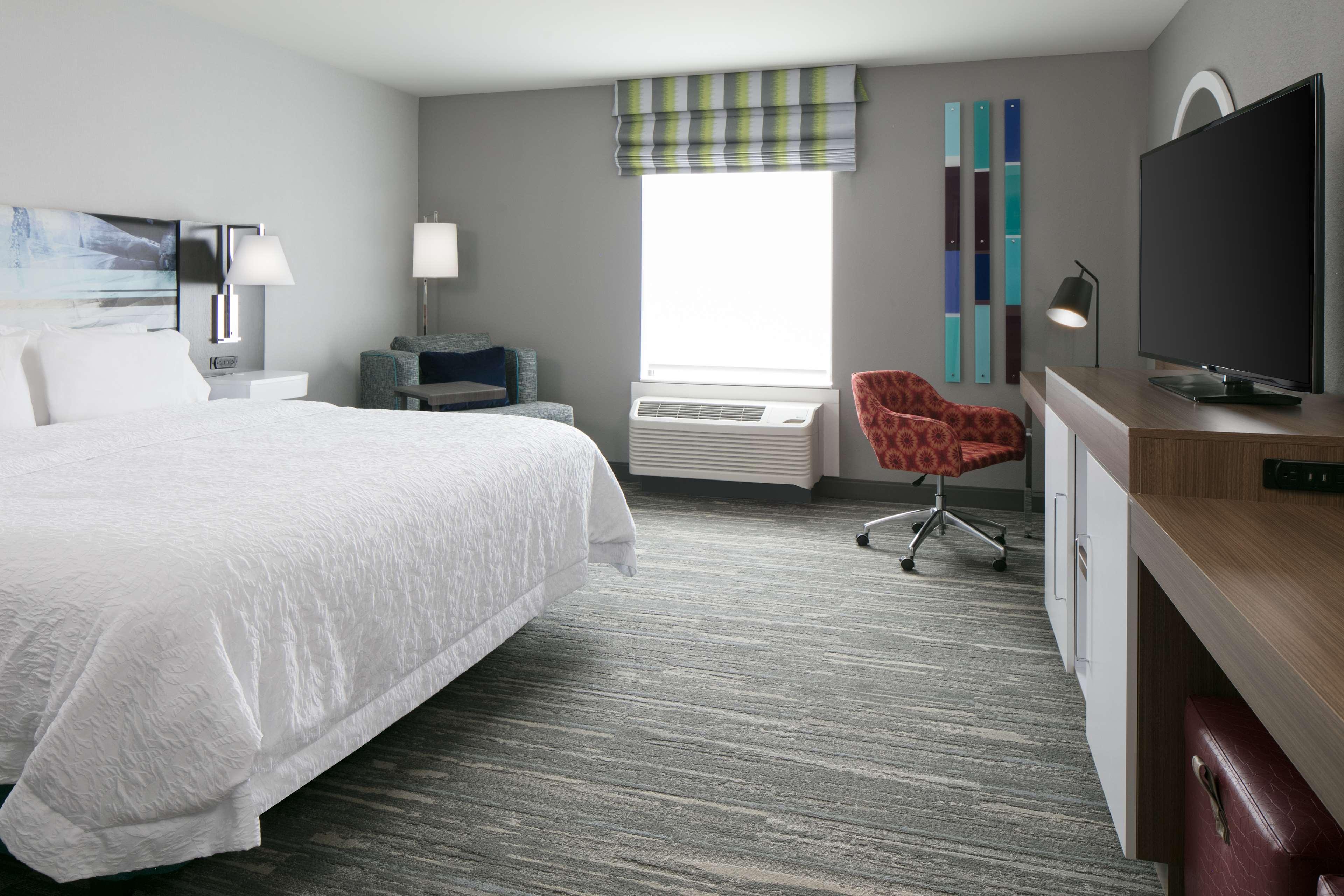 ROOM, KING BED, WATER VIEW