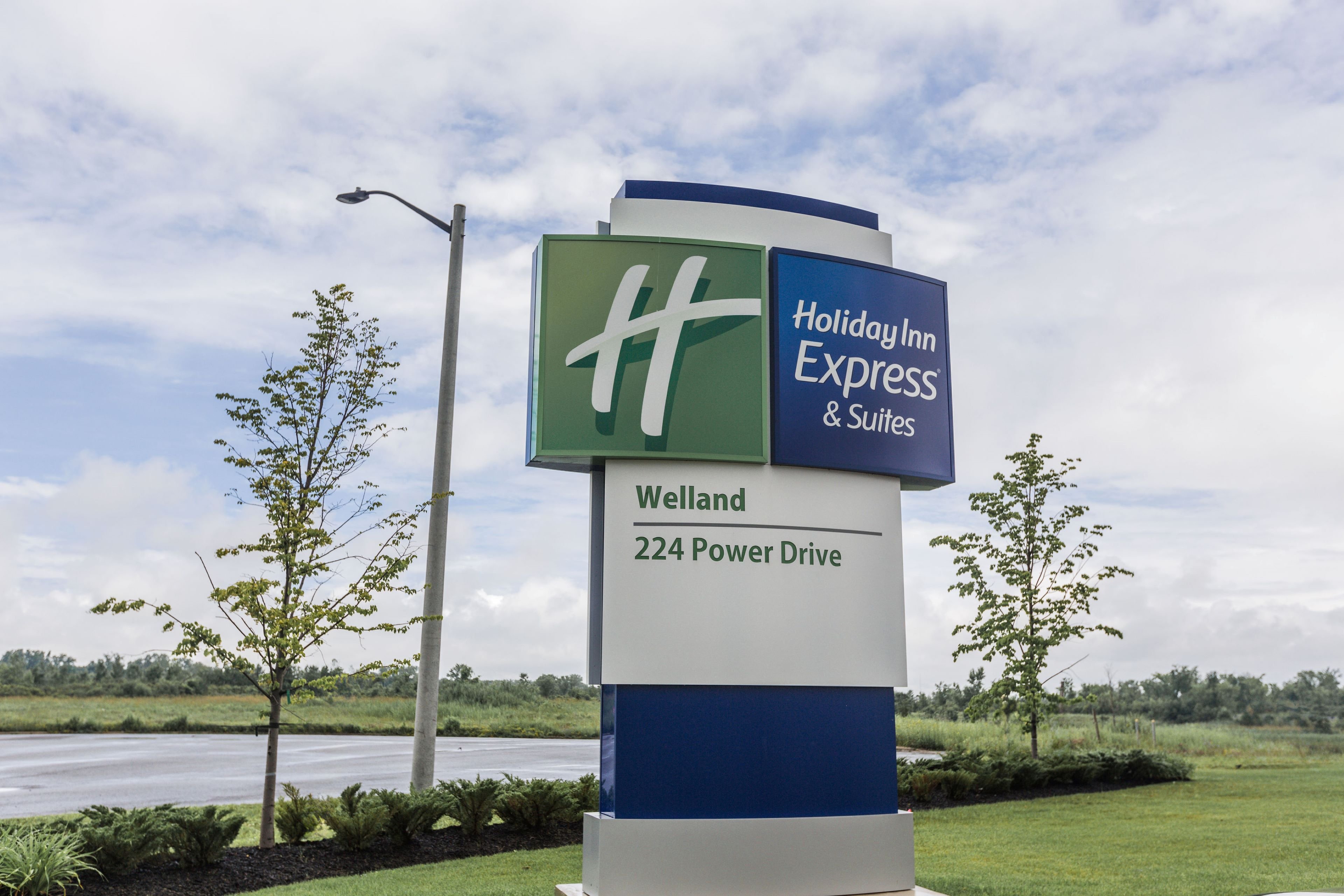 Holiday Inn Express and Suites Welland 6/65