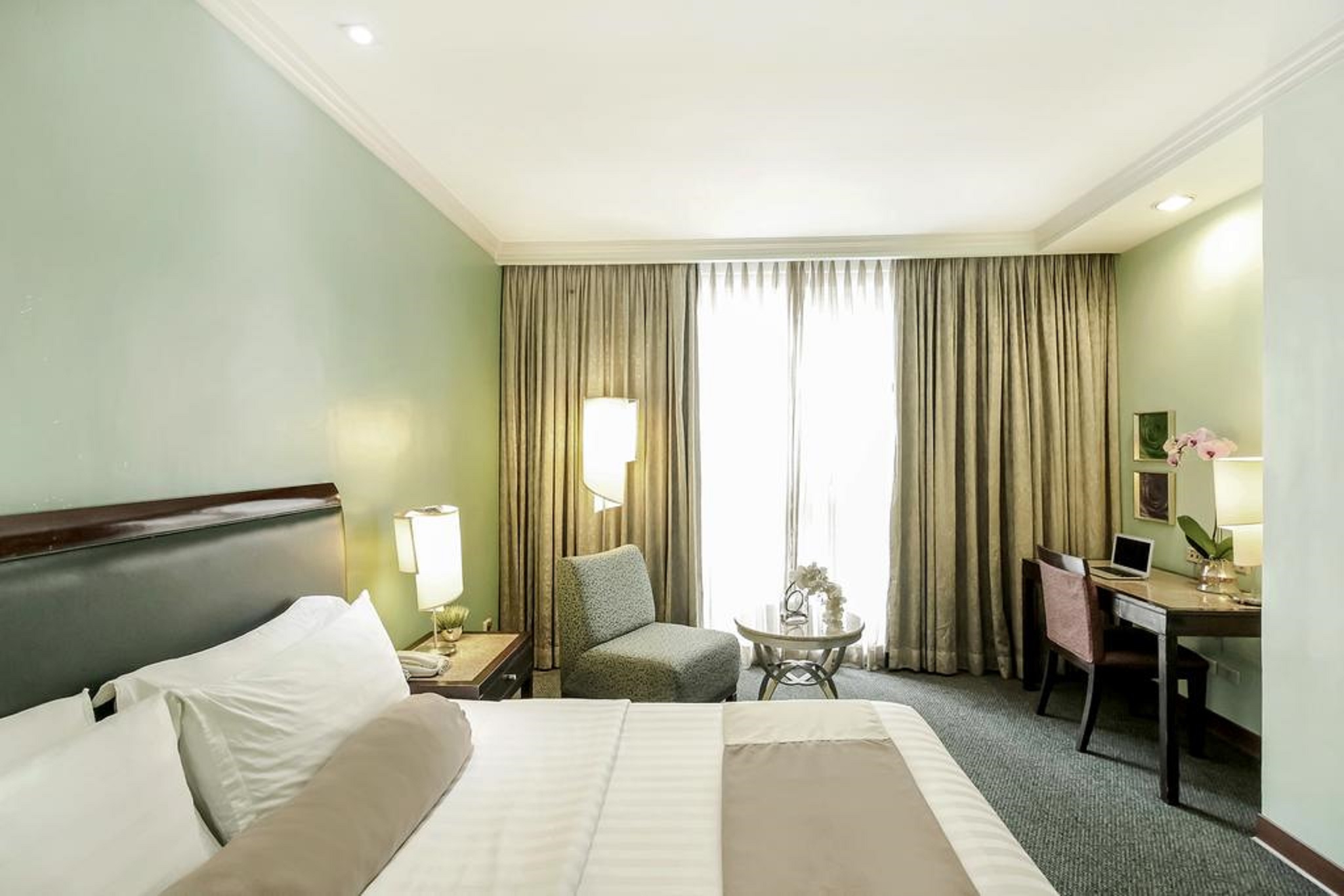 Deluxe, Double Bed
