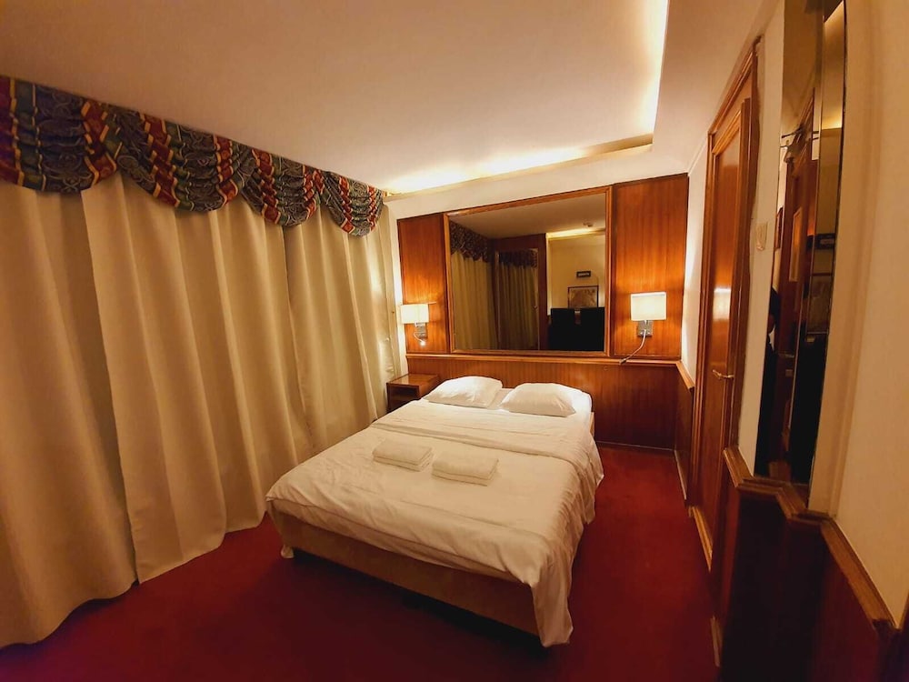 Rembrandtplein Hotel 38/65