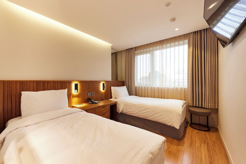 SUPERIOR, TWIN BEDS