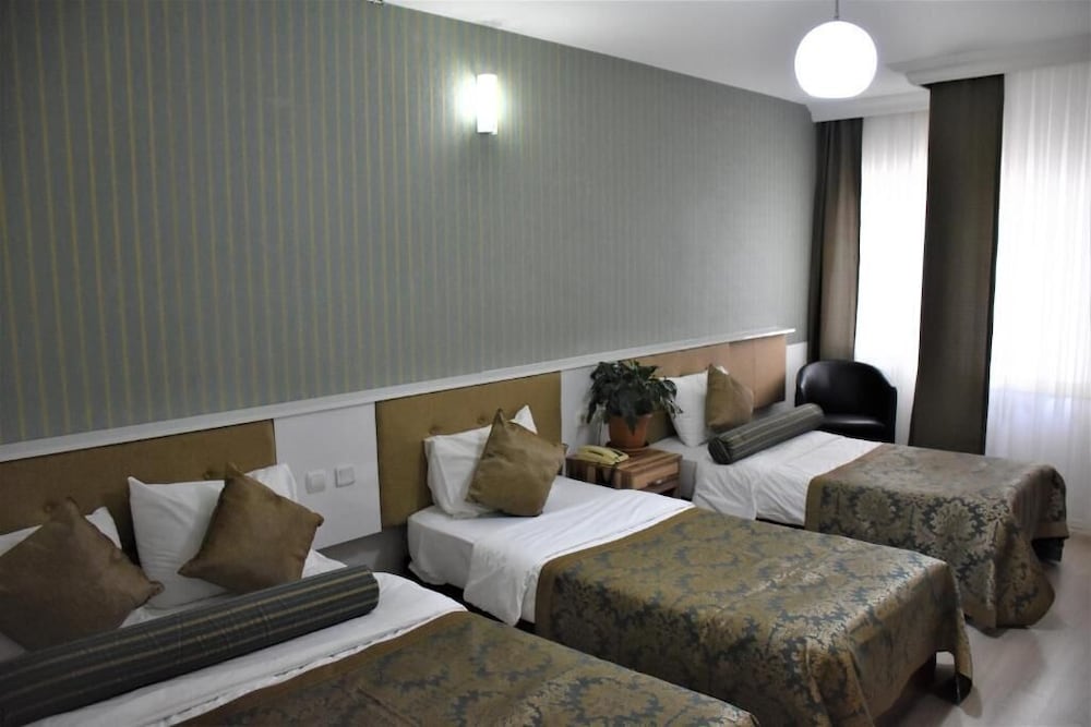 Dinar Hotel 29/43