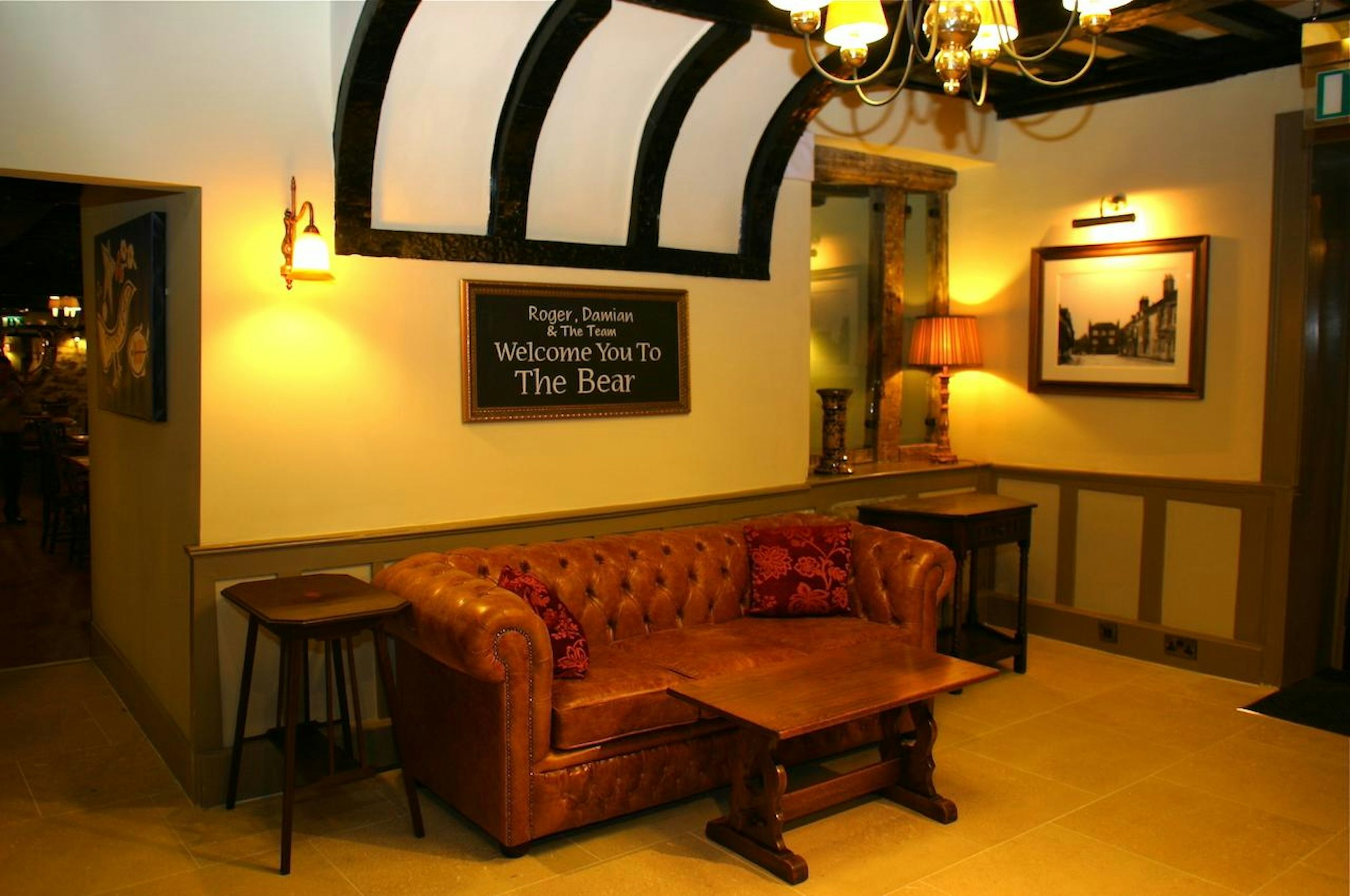 Bear Hotel Hungerford 14/17
