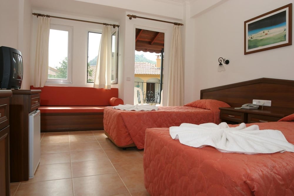 Karbel Beach Hotel 5/40