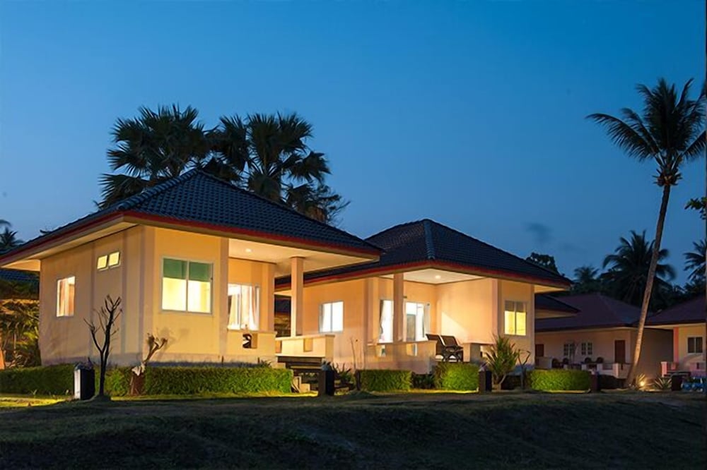 Chonnapha Resort 9/66