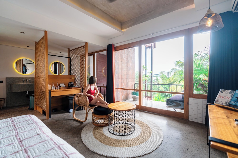 Shore Amora Canggu 33/50