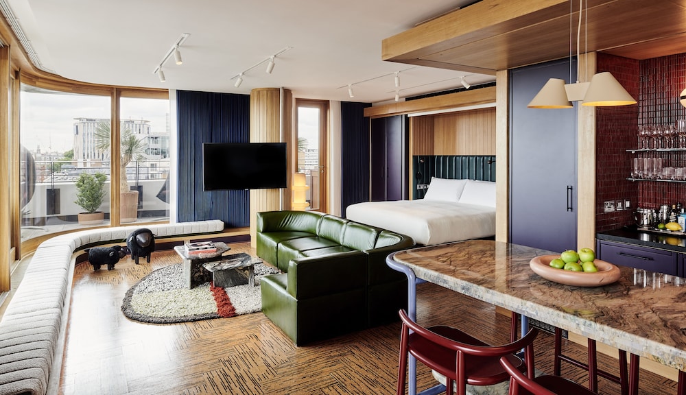 The Standard London 44/55