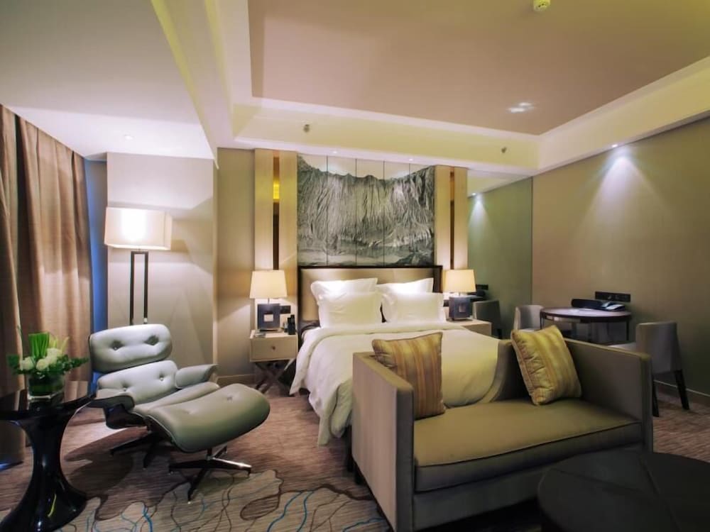 Universal Hotel Urumqi 23/33