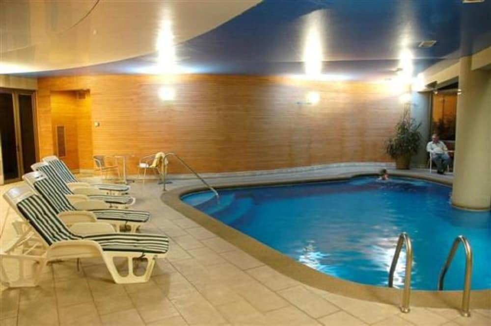 swimming pool spa