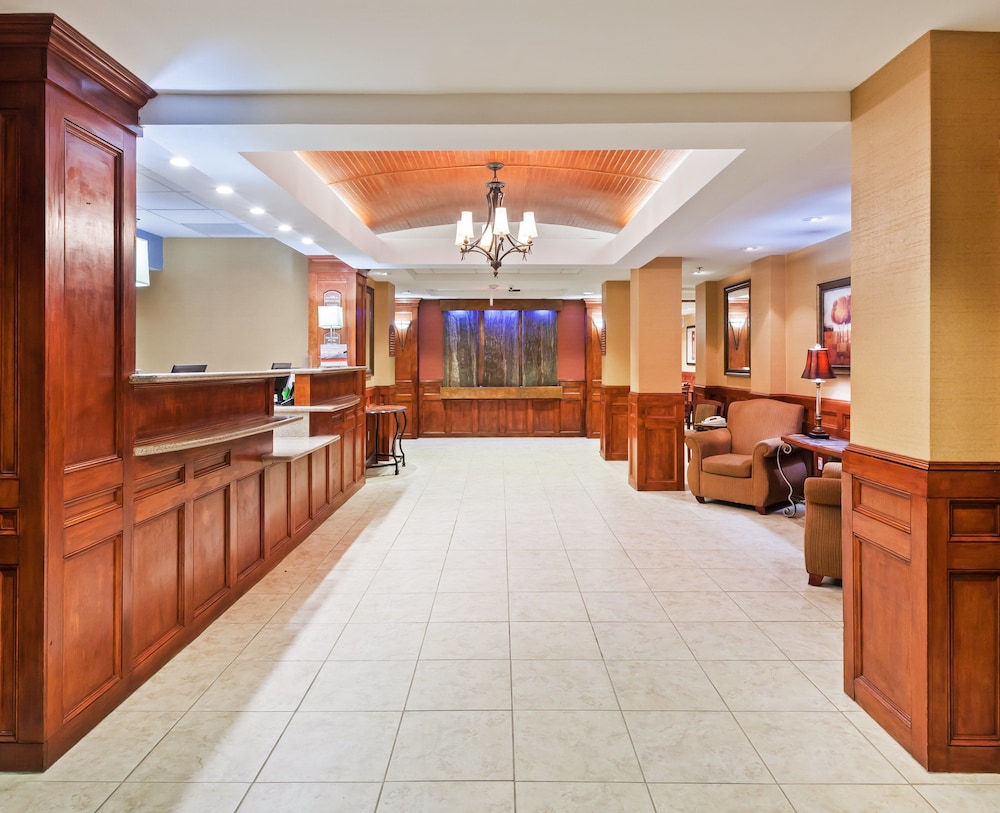 Holiday Inn Express Hotel And Suites Laredo Event Center Area 18/63