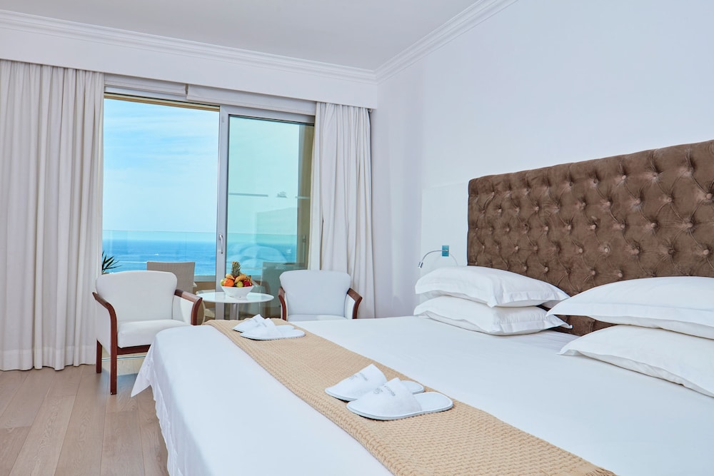 Grecian Park Hotel 32/75