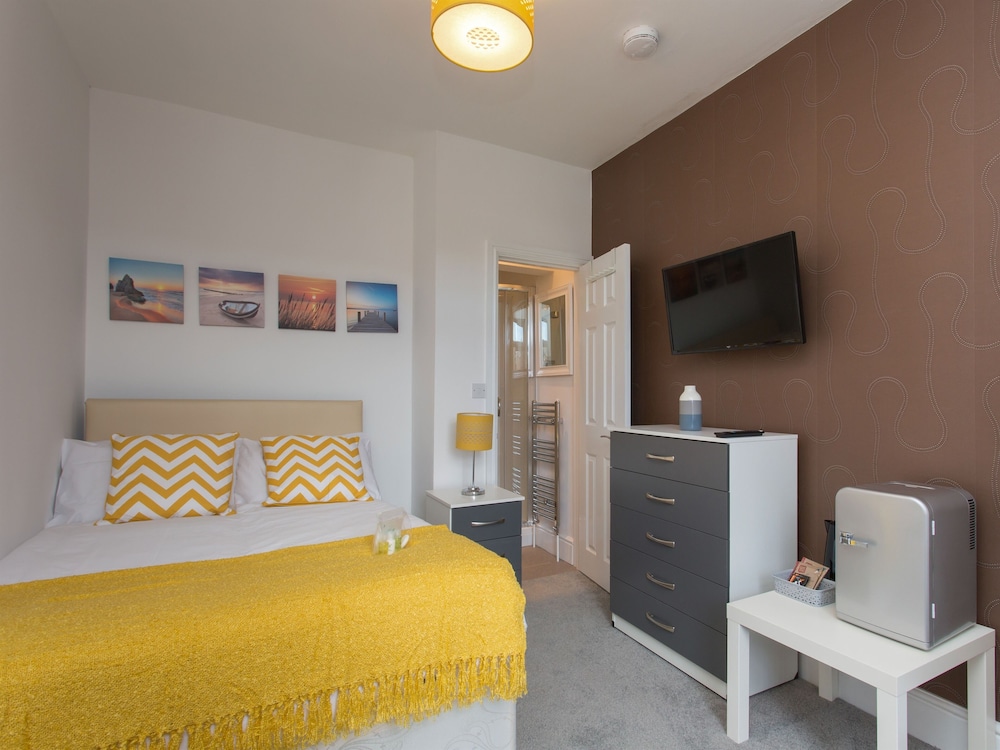 Townhouse PLUS @ Westminster Street Crewe 1/26