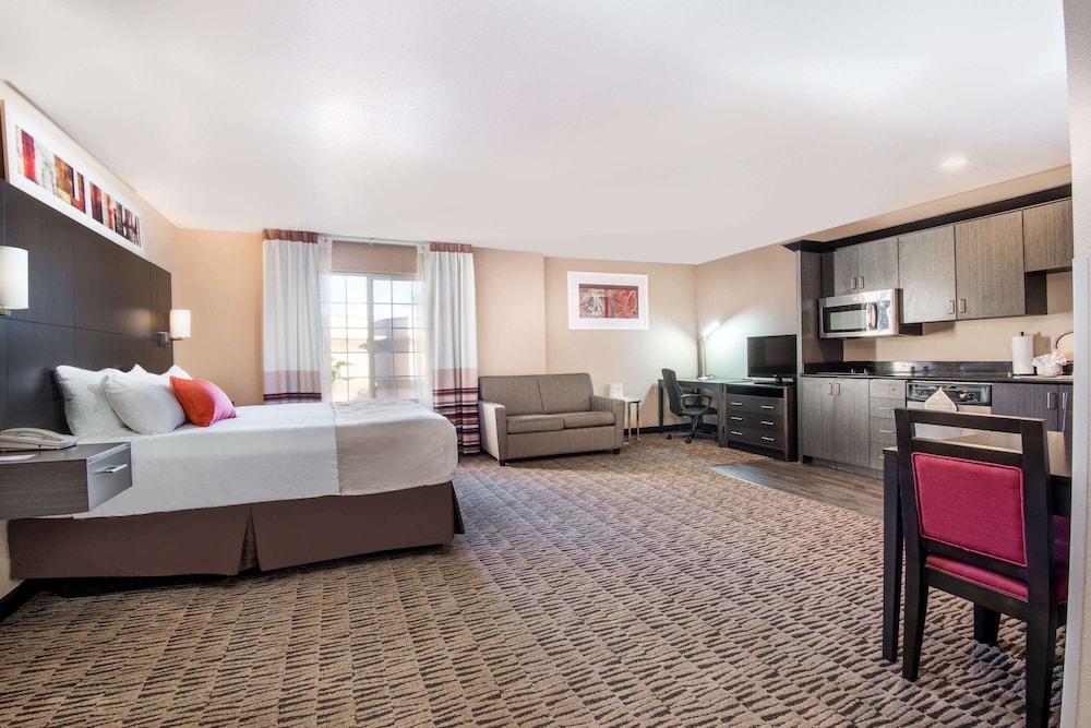 Hawthorn Suites by Wyndham Las Vegas/Henderson 8/28