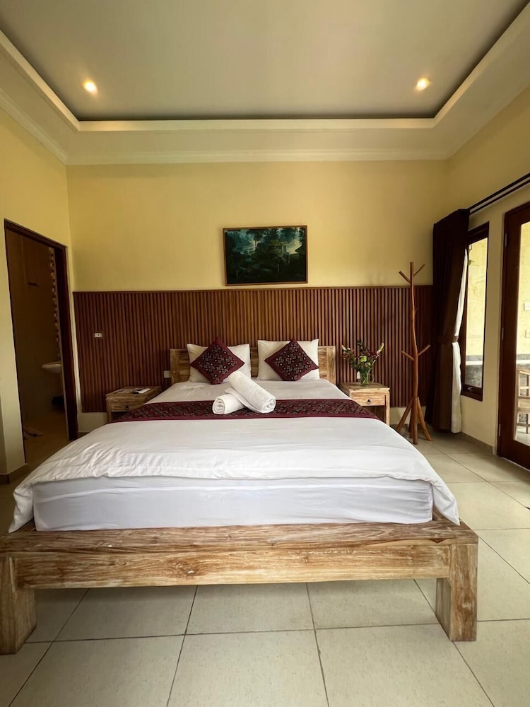 Dukuh Village Homestay & Villas 31/72