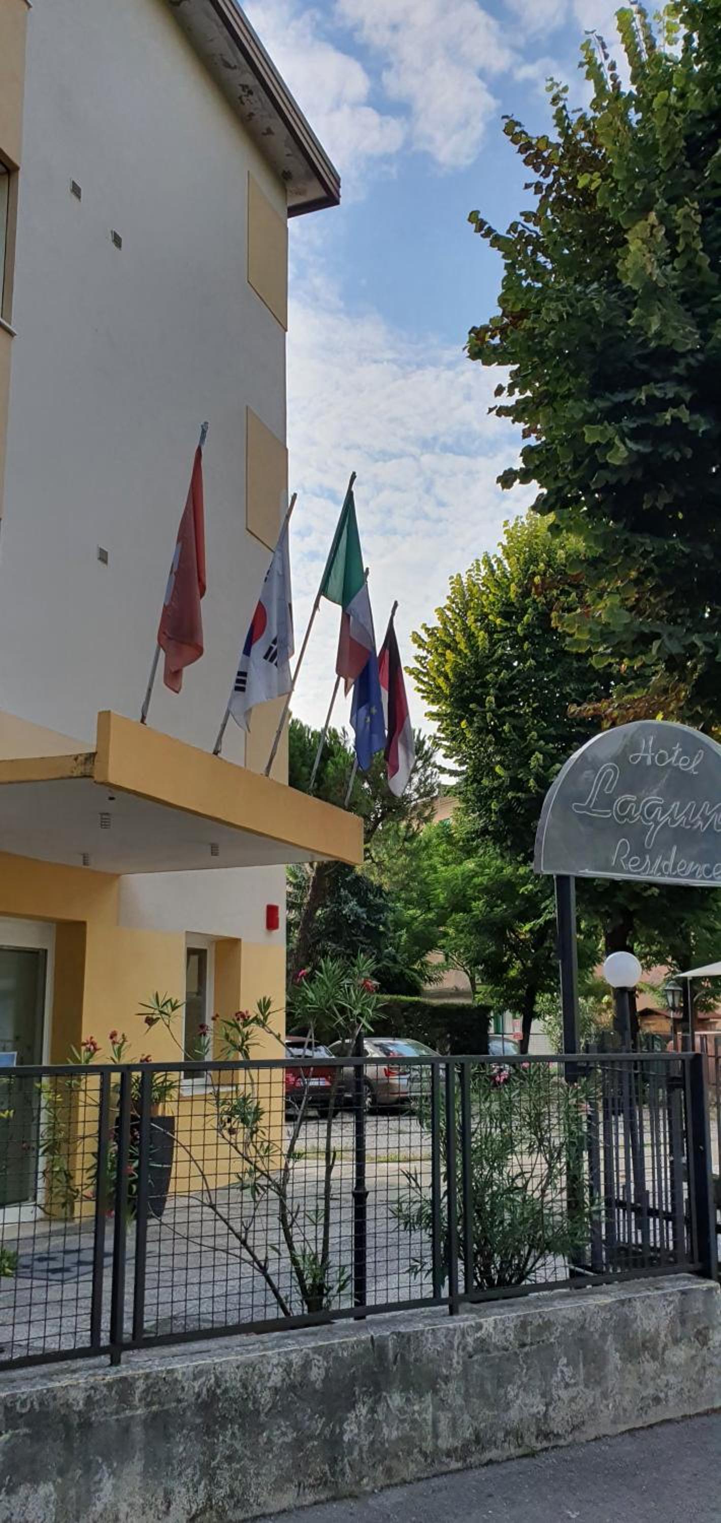 hotel laguna residence