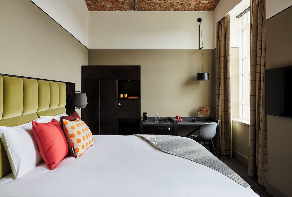 غرفة بريميوم بسرير كينج