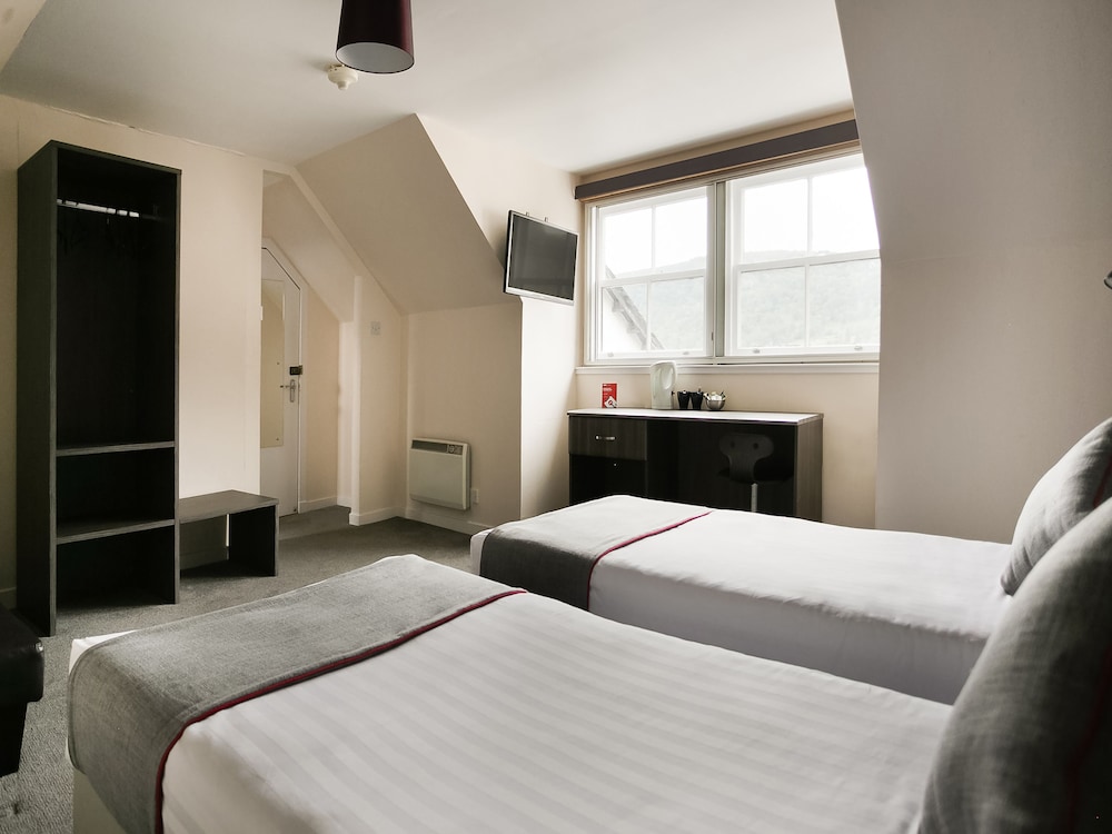 The Breadalbane Arms Room Only Hotel 11/38
