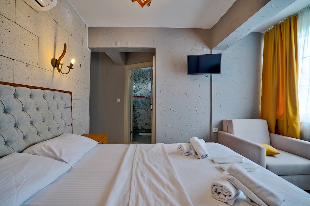 La Mira Suites 14/57