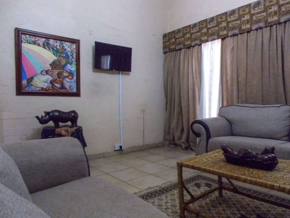 Ndeke Hotel 14/33