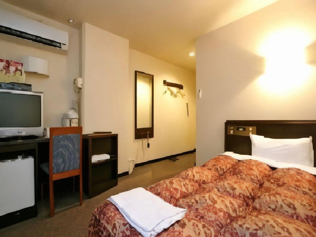 Urban Hotel Kokubu 10/24