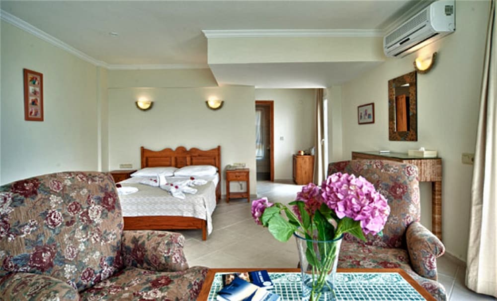 Ece Boutique Hotel 60/85