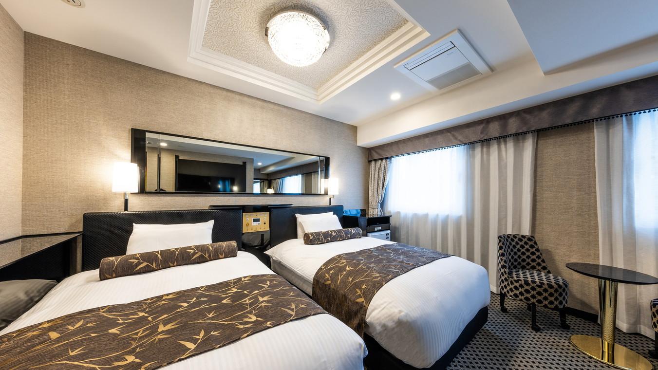 Deluxe, Twin Beds, Main Building