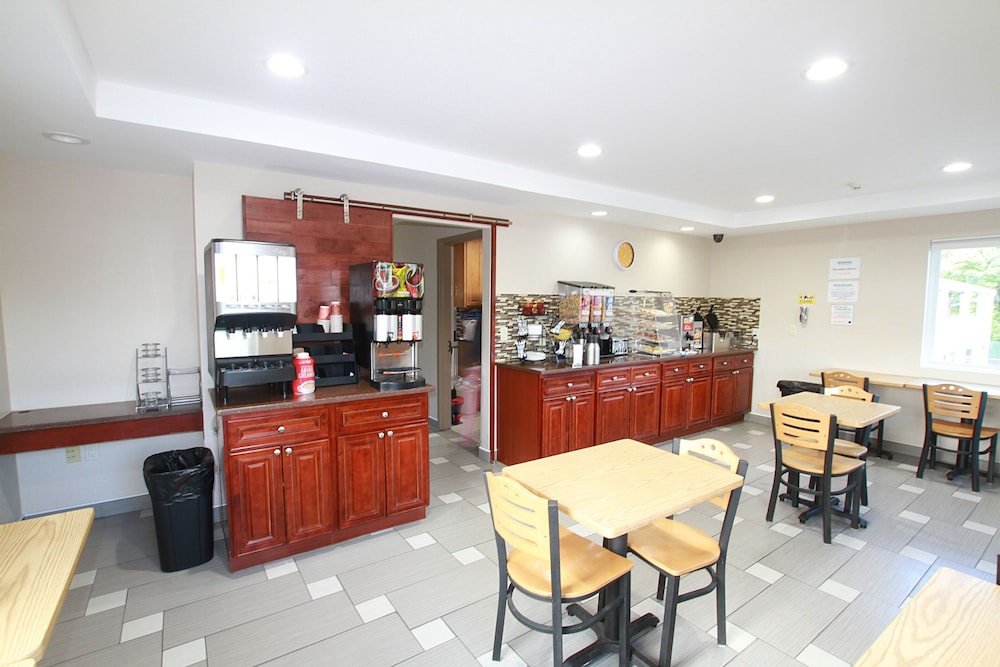 Travel Inn and Suites Flemington 33/50