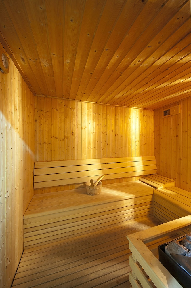 swimming pool spa